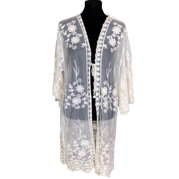 Roommates cream color mesh and crochet lace duster / swimsuit coverup Medium - Picture 1 of 15
